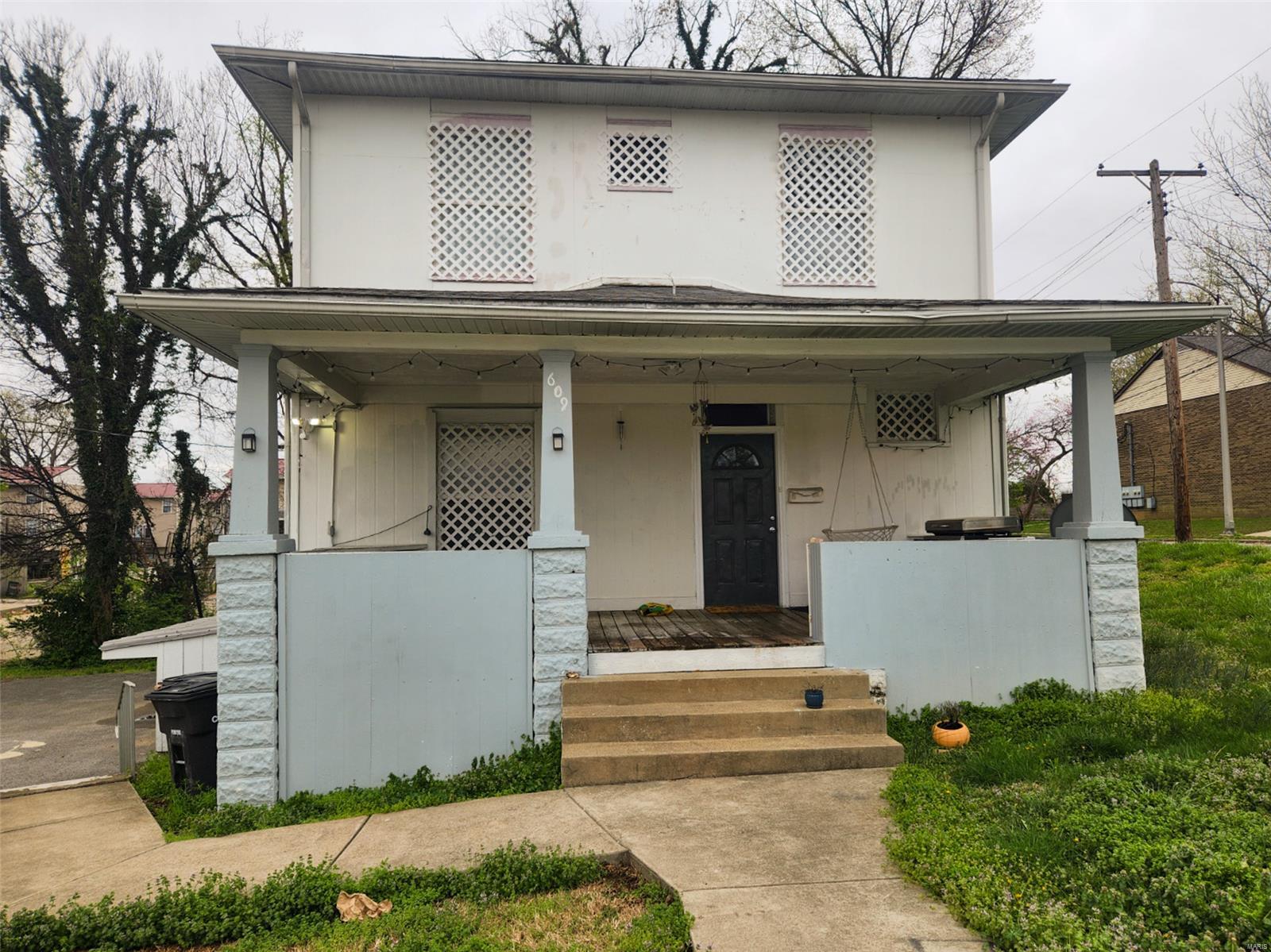 609 S Poplar Street Property Photo