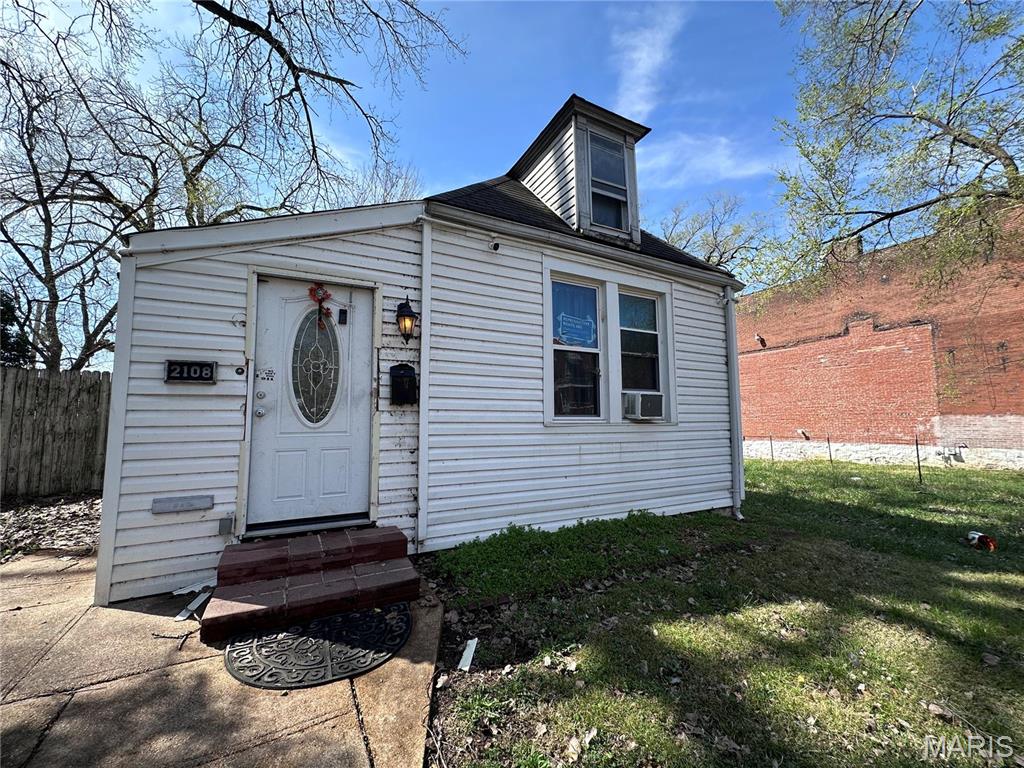 2108 Chippewa Street Property Photo 1
