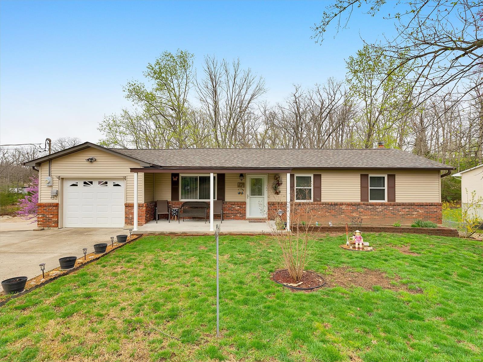 976 Oak Property Photo