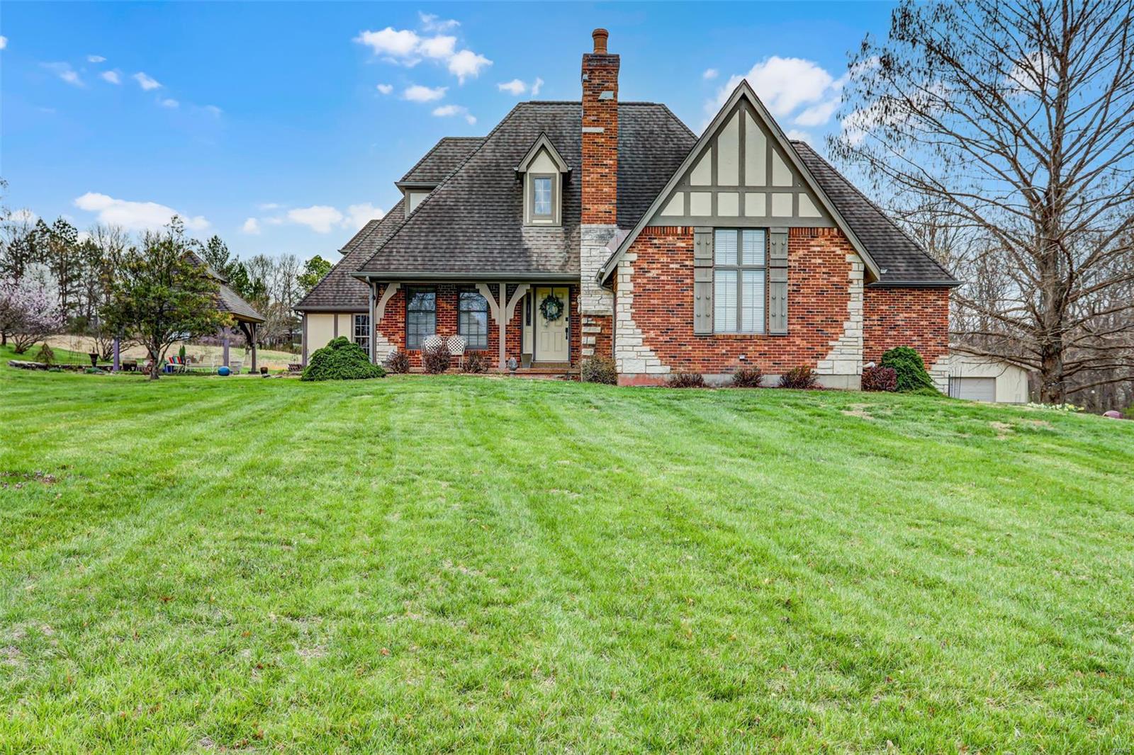 4868 Highway V Property Photo