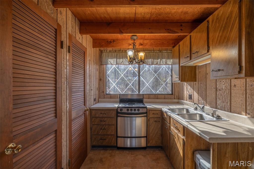 756 E St Gallen Drive Property Photo 8
