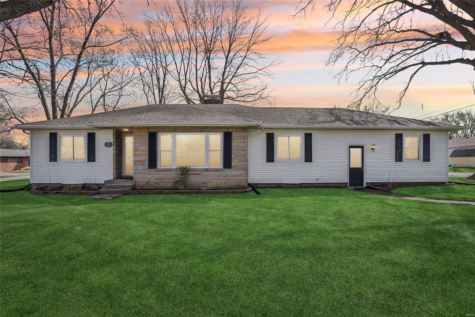 Aviston Real Estate Listings Main Image