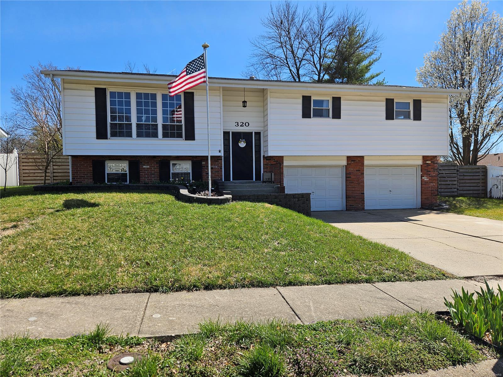 320 Chestnut Drive Property Photo 1