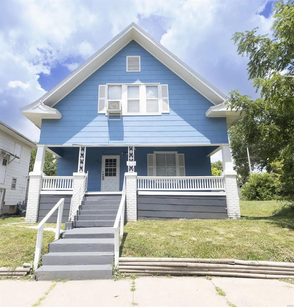 927 West End Place Property Photo