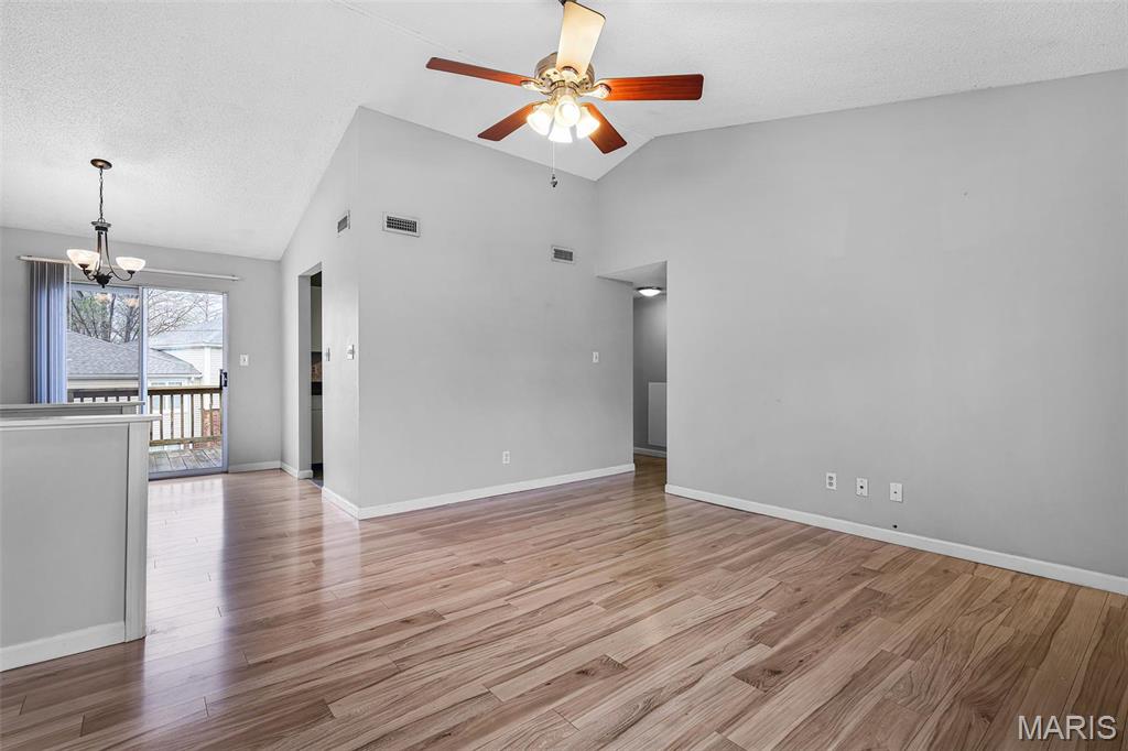 1631 E Swan Circle Property Photo 4