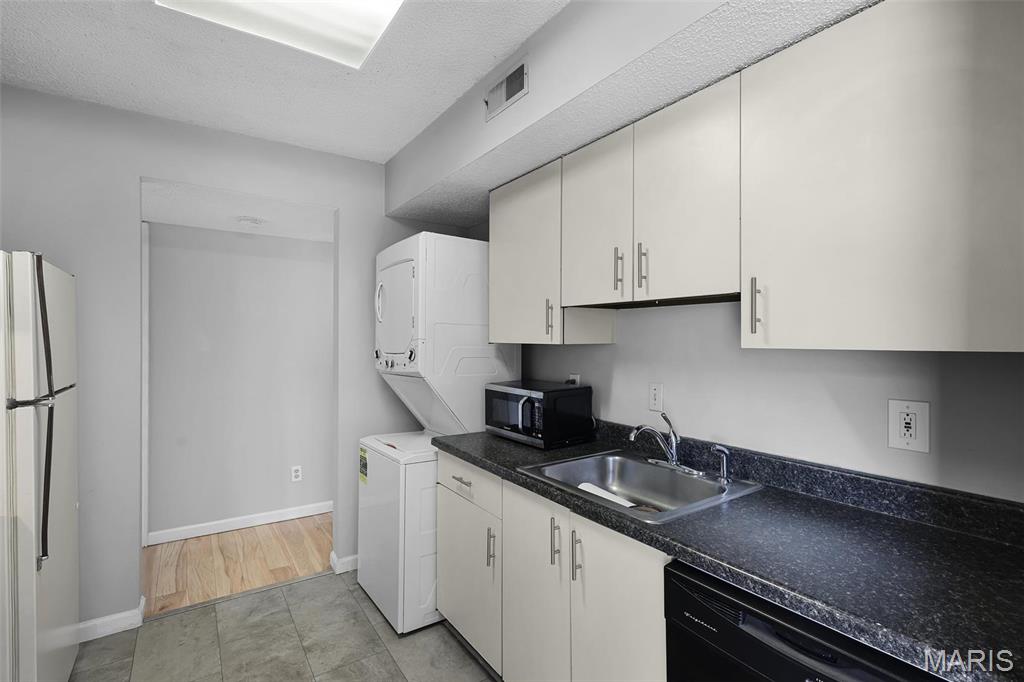 1631 E Swan Circle Property Photo 11