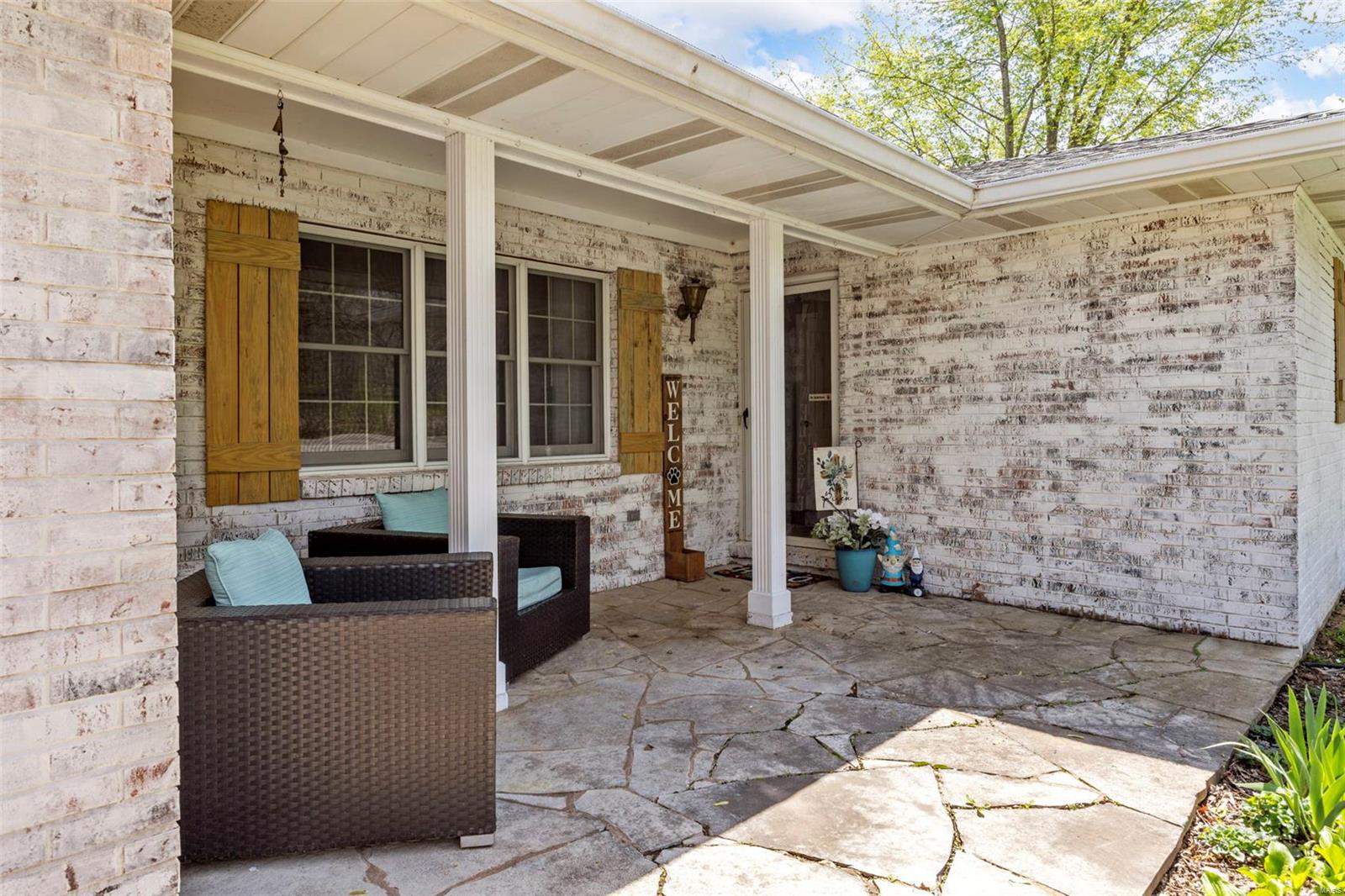 2554 Highway N Property Photo 4
