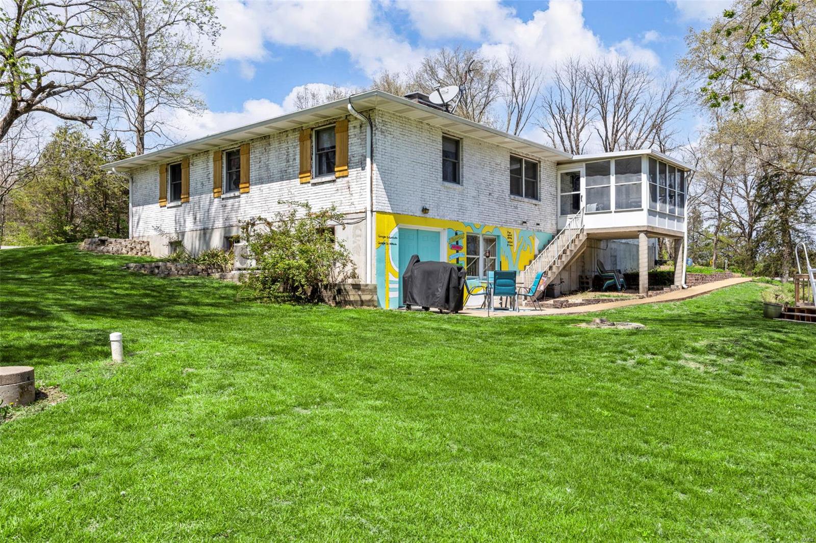2554 Highway N Property Photo 5