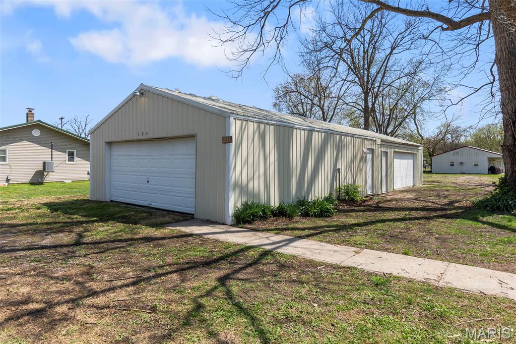 325 W Mckinley Street Property Photo 8