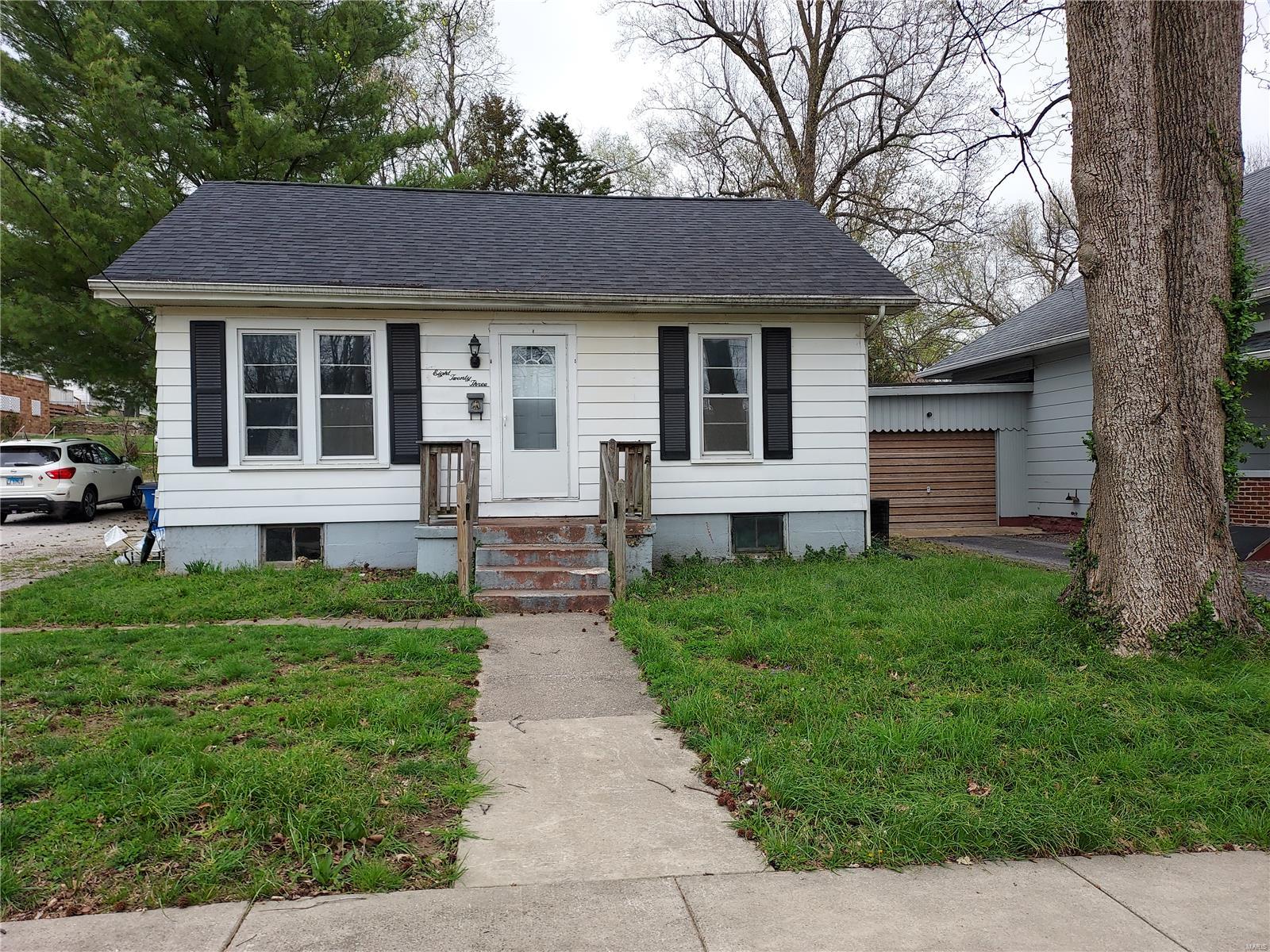823 E College Property Photo
