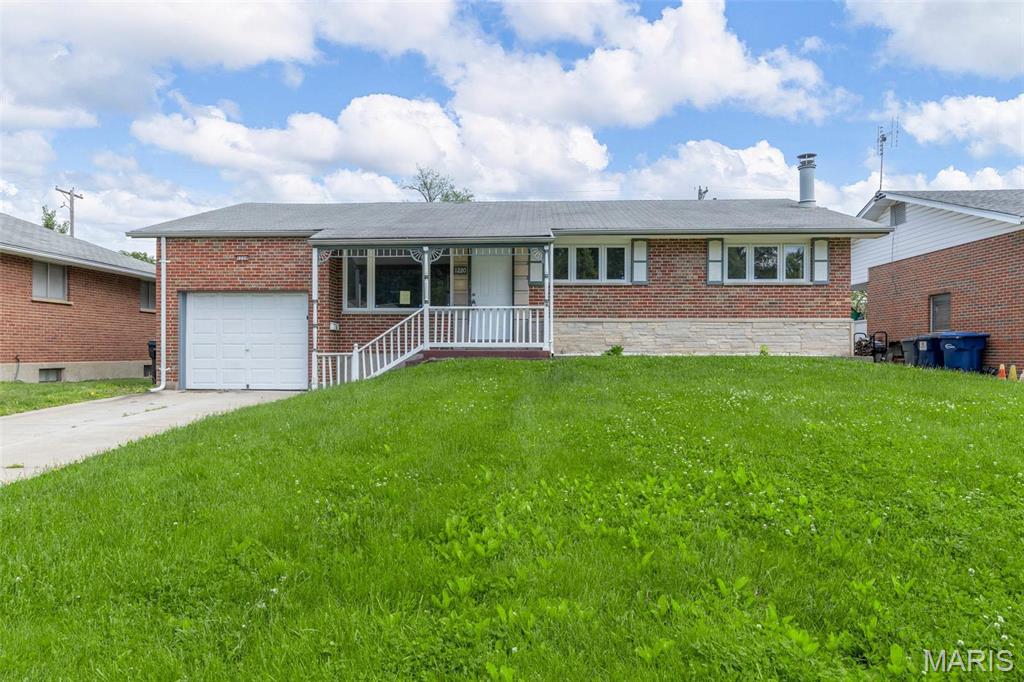 1220 Spring Valley Drive Property Photo 1