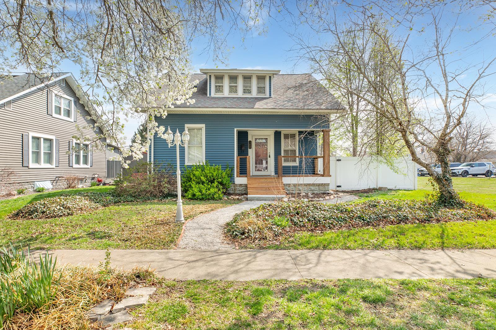 307 S Prairie Street Property Photo