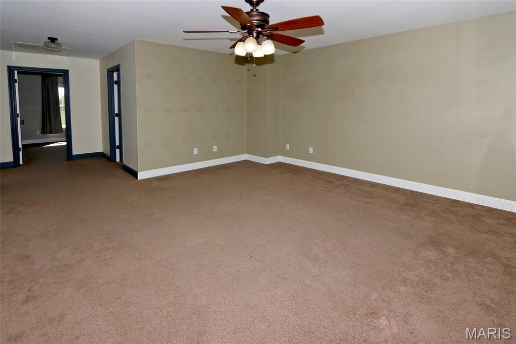 221 Stoneledge Court Property Photo 19