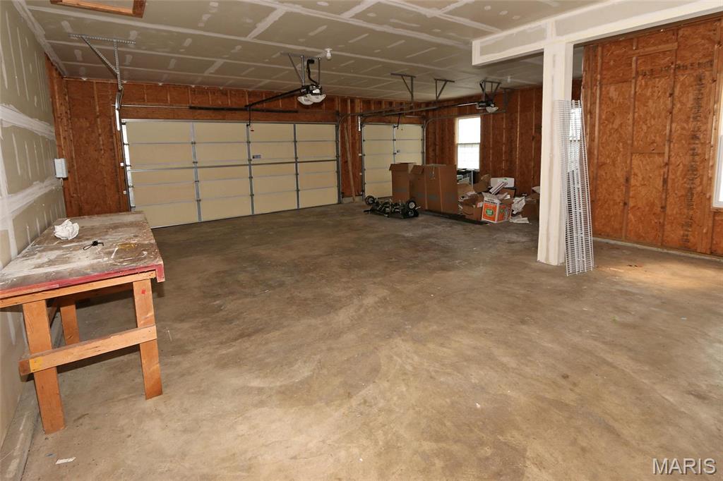 221 Stoneledge Court Property Photo 29