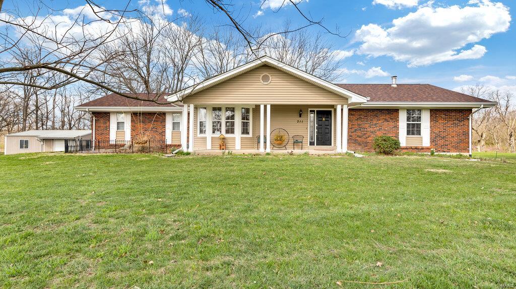 211 Lincoln Lane Property Photo