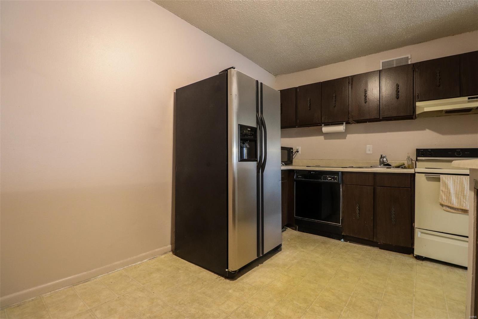 2781 Blackforest Drive C Property Photo 5