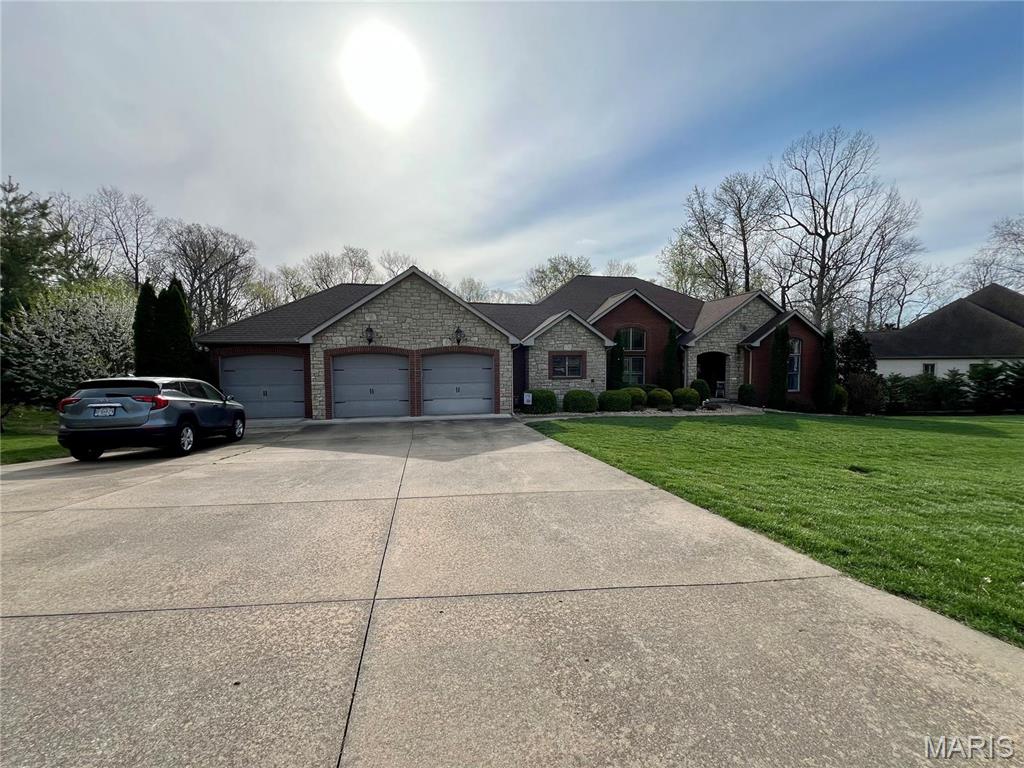 467 Windwood Lake Drive Property Photo