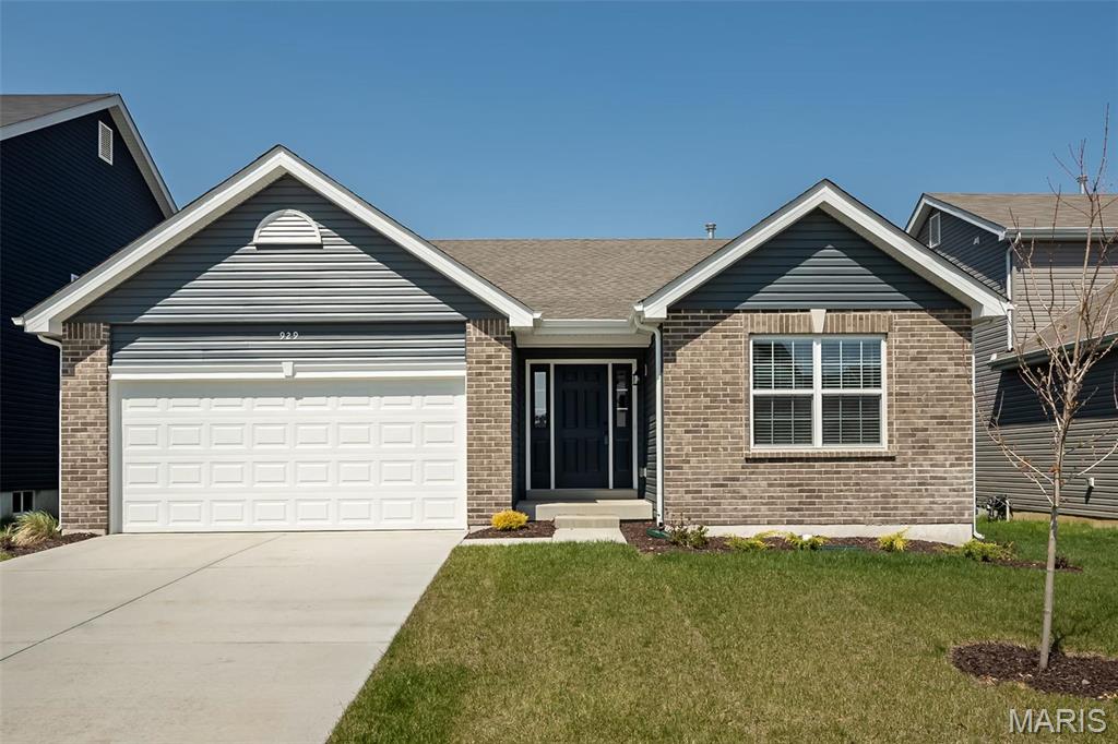 929 Little Fieldstone Court Property Photo 1