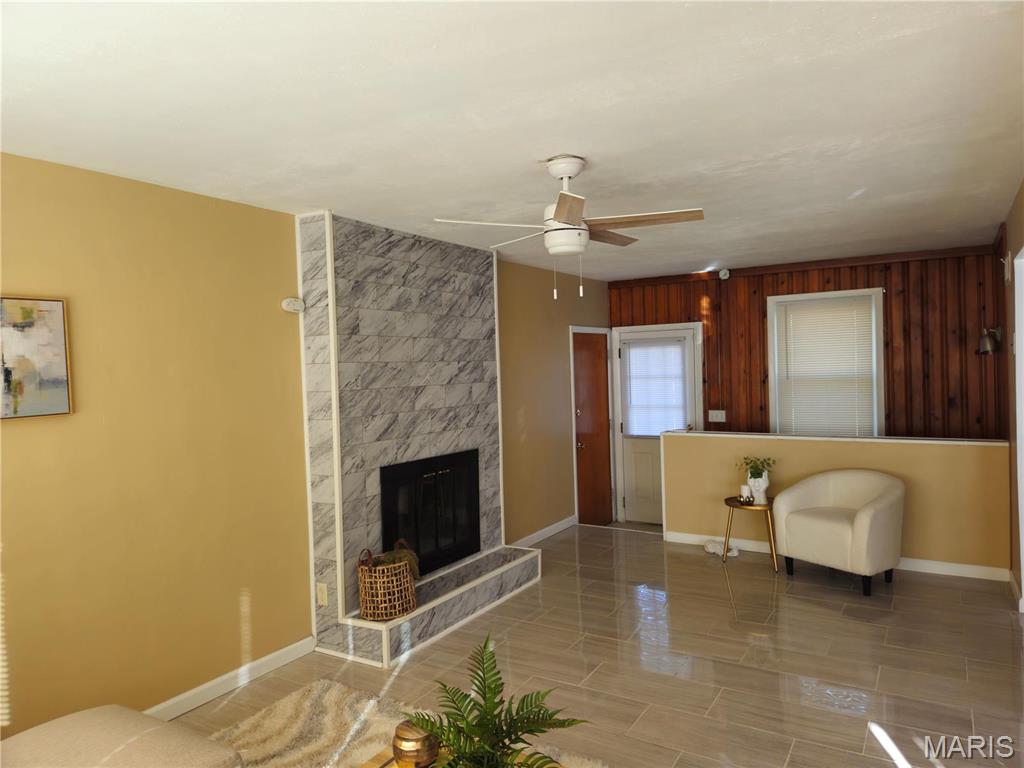 9914 Lewis And Clark Boulevard Property Photo 4