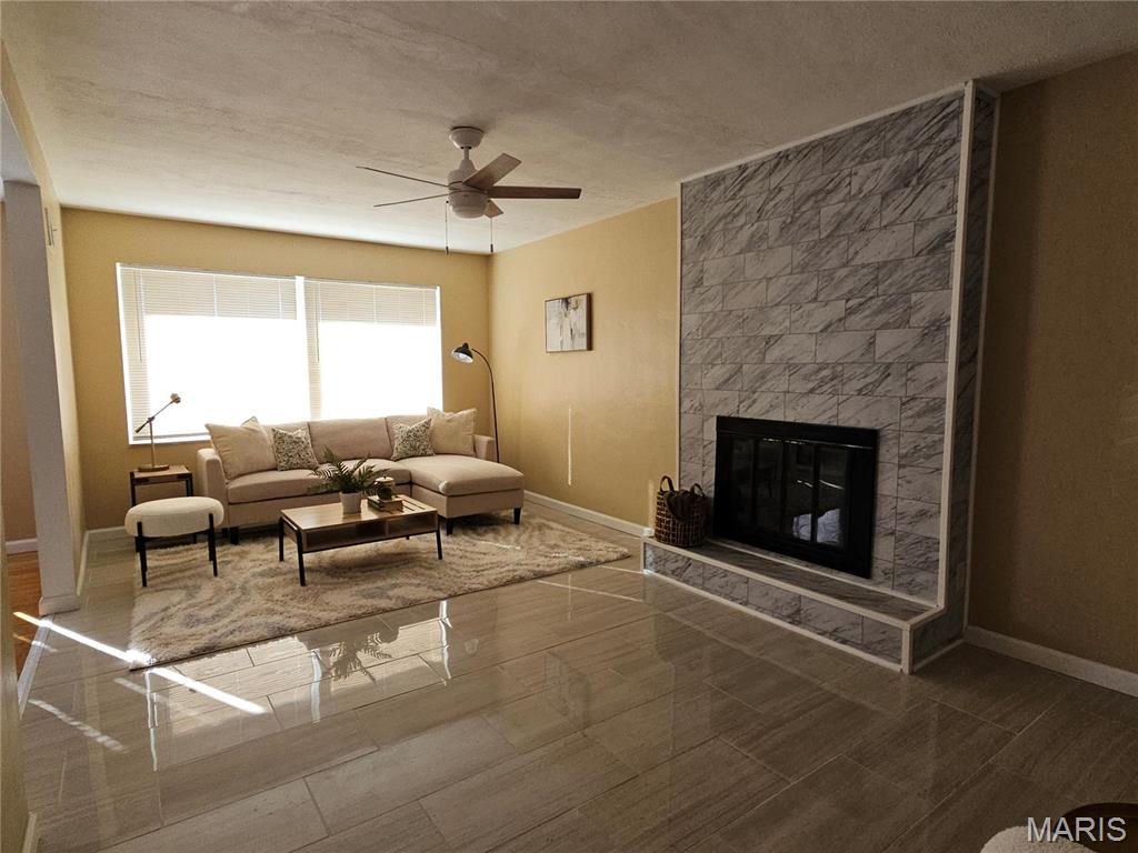 9914 Lewis And Clark Boulevard Property Photo 6