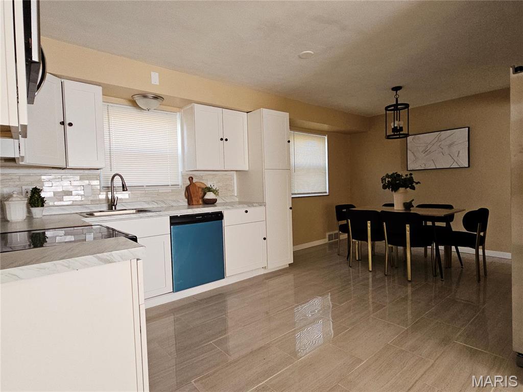 9914 Lewis And Clark Boulevard Property Photo 10