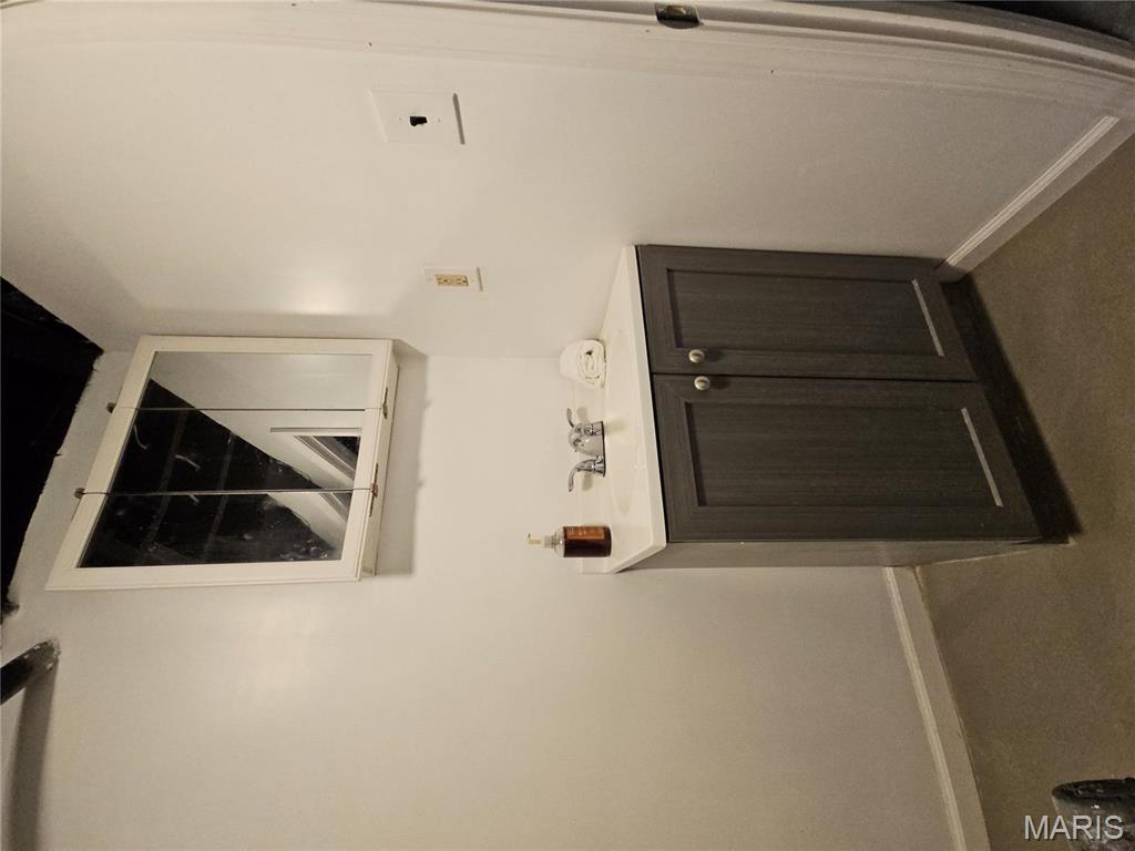 9914 Lewis And Clark Boulevard Property Photo 20