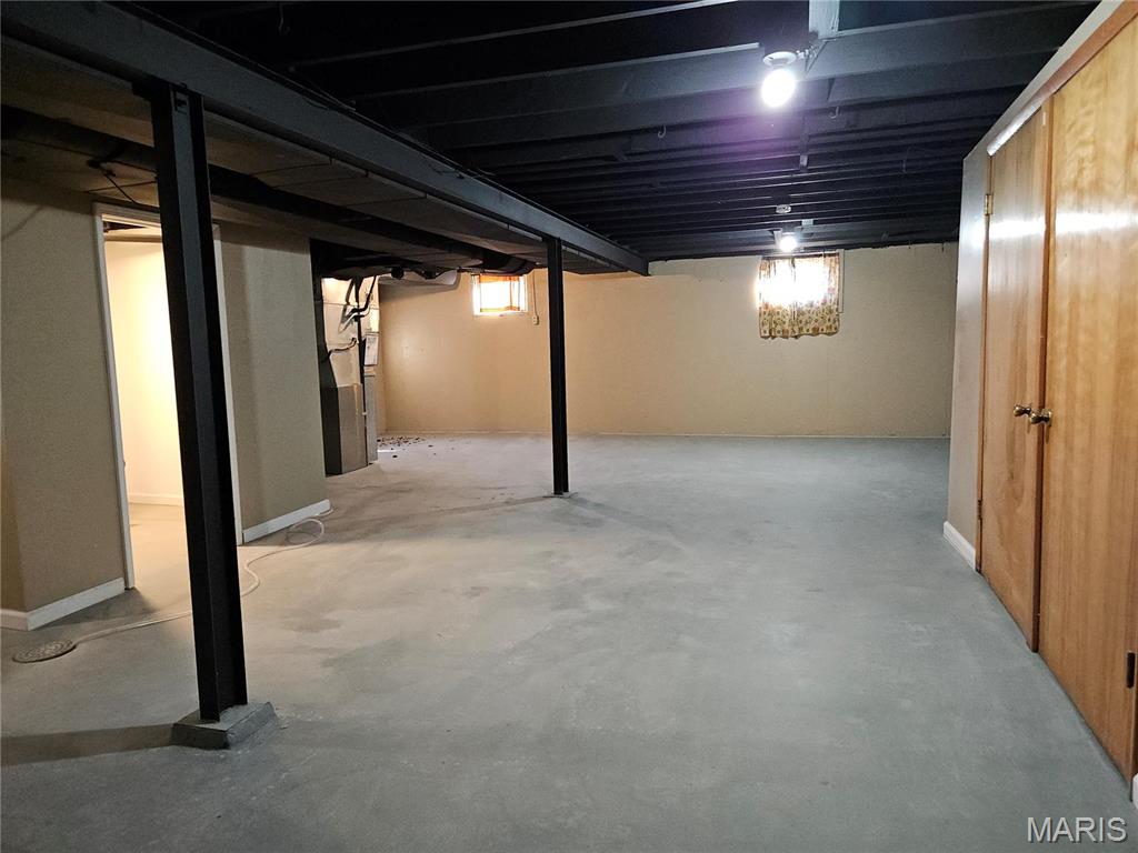 9914 Lewis And Clark Boulevard Property Photo 21