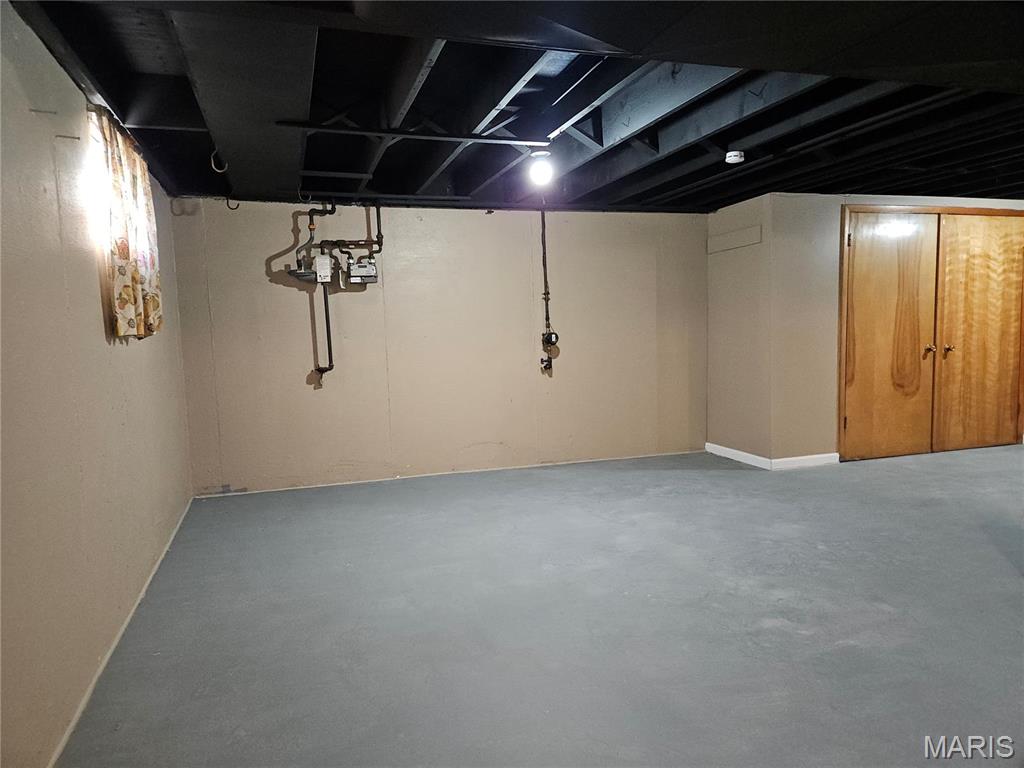 9914 Lewis And Clark Boulevard Property Photo 23