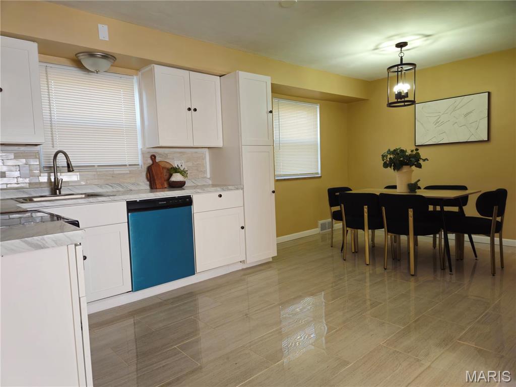 9914 Lewis And Clark Boulevard Property Photo 26
