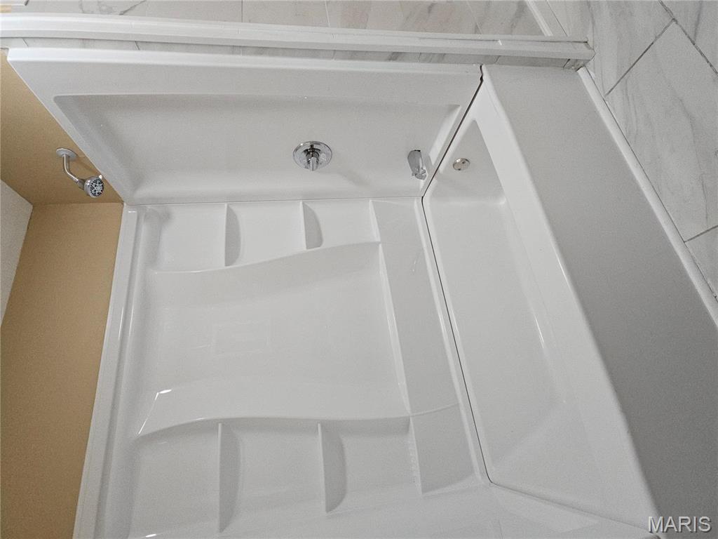 9914 Lewis And Clark Boulevard Property Photo 27
