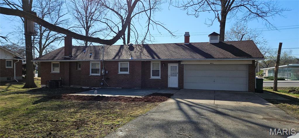 9914 Lewis And Clark Boulevard Property Photo 28