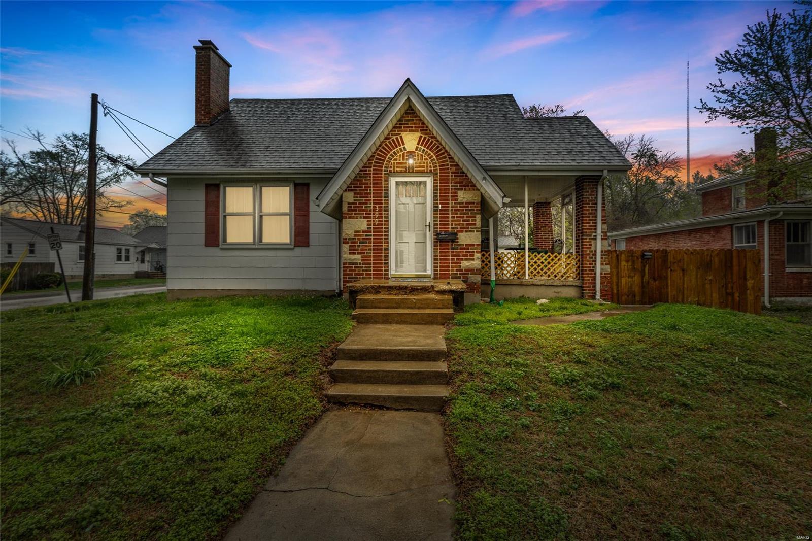 399 Roberts Street Property Photo