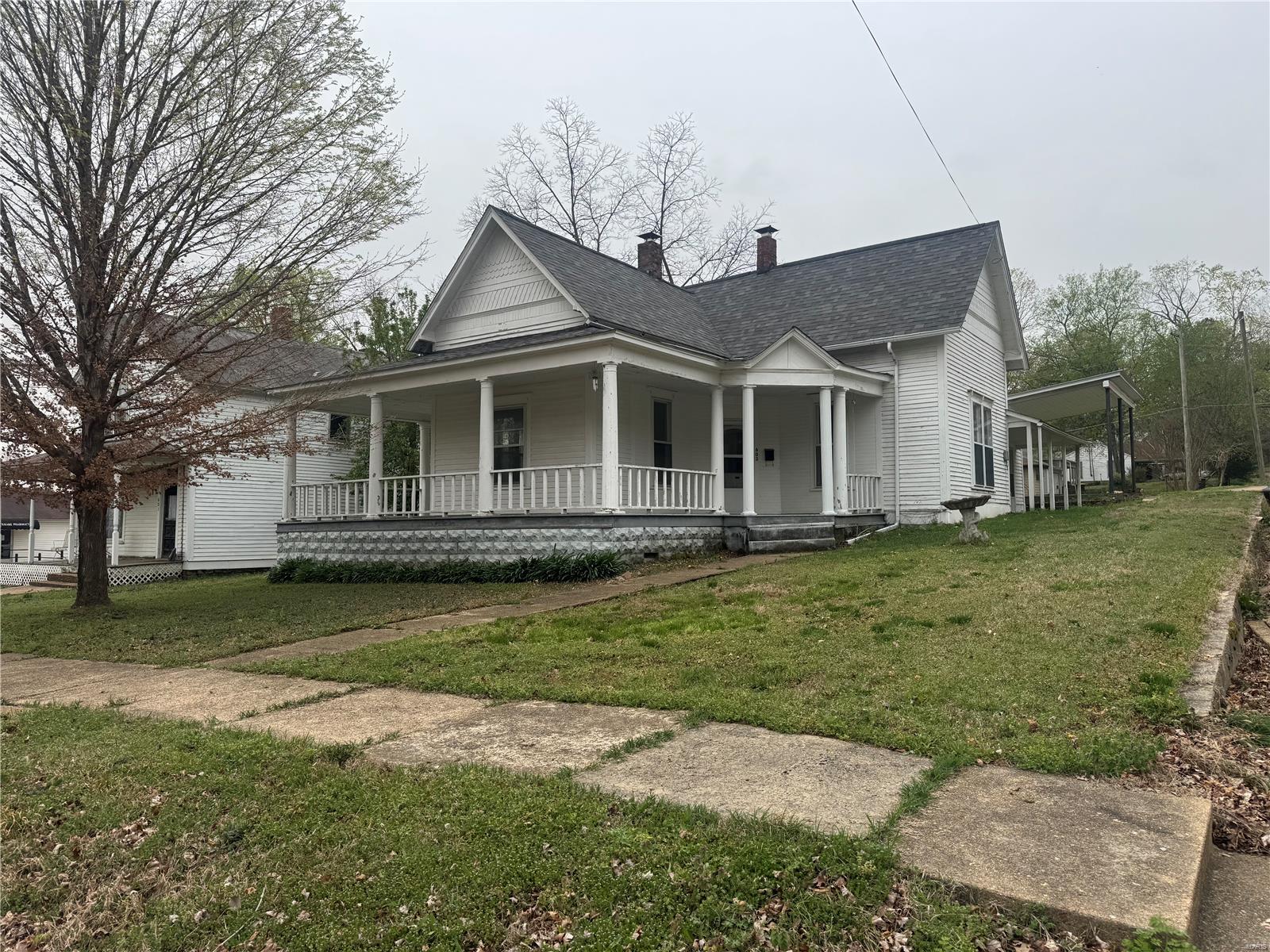 603 N Grand Ave Property Photo
