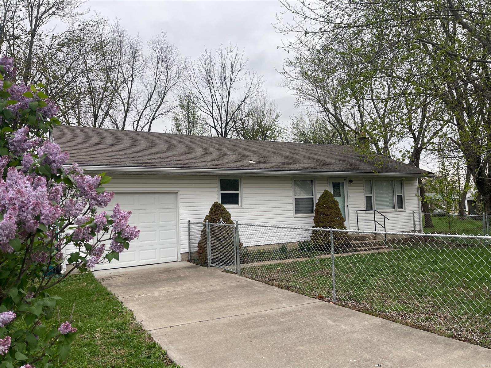 641 S Walnut Street Property Photo