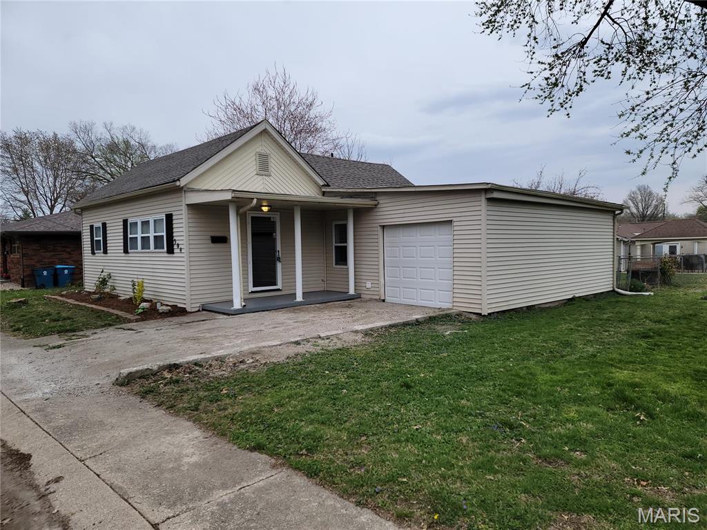 304 S Hickory Street Property Photo 1