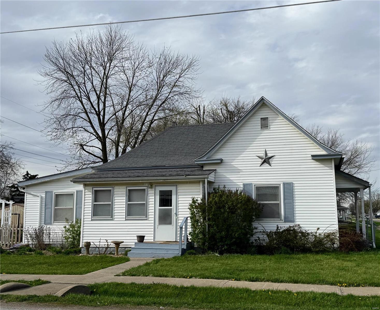 201 Brown Street Property Photo