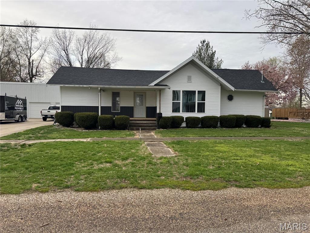 155 E Brown Street Property Photo 1