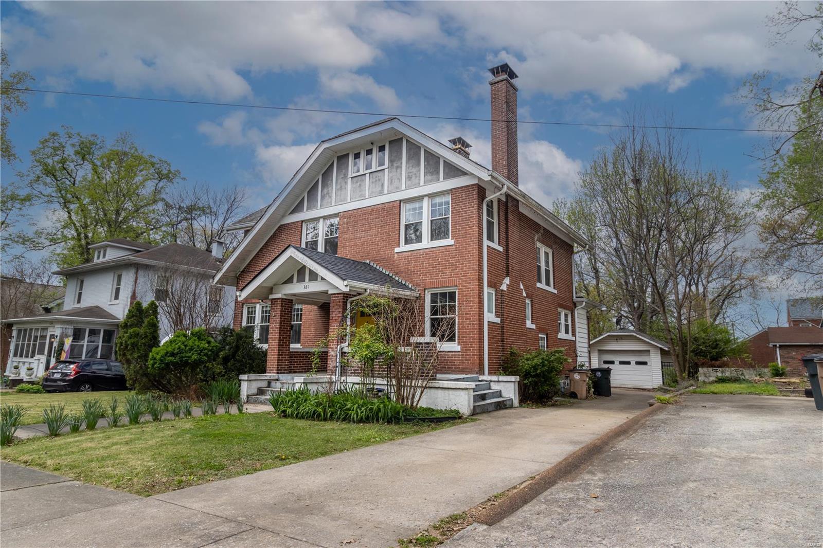 381 N Park Avenue Property Photo