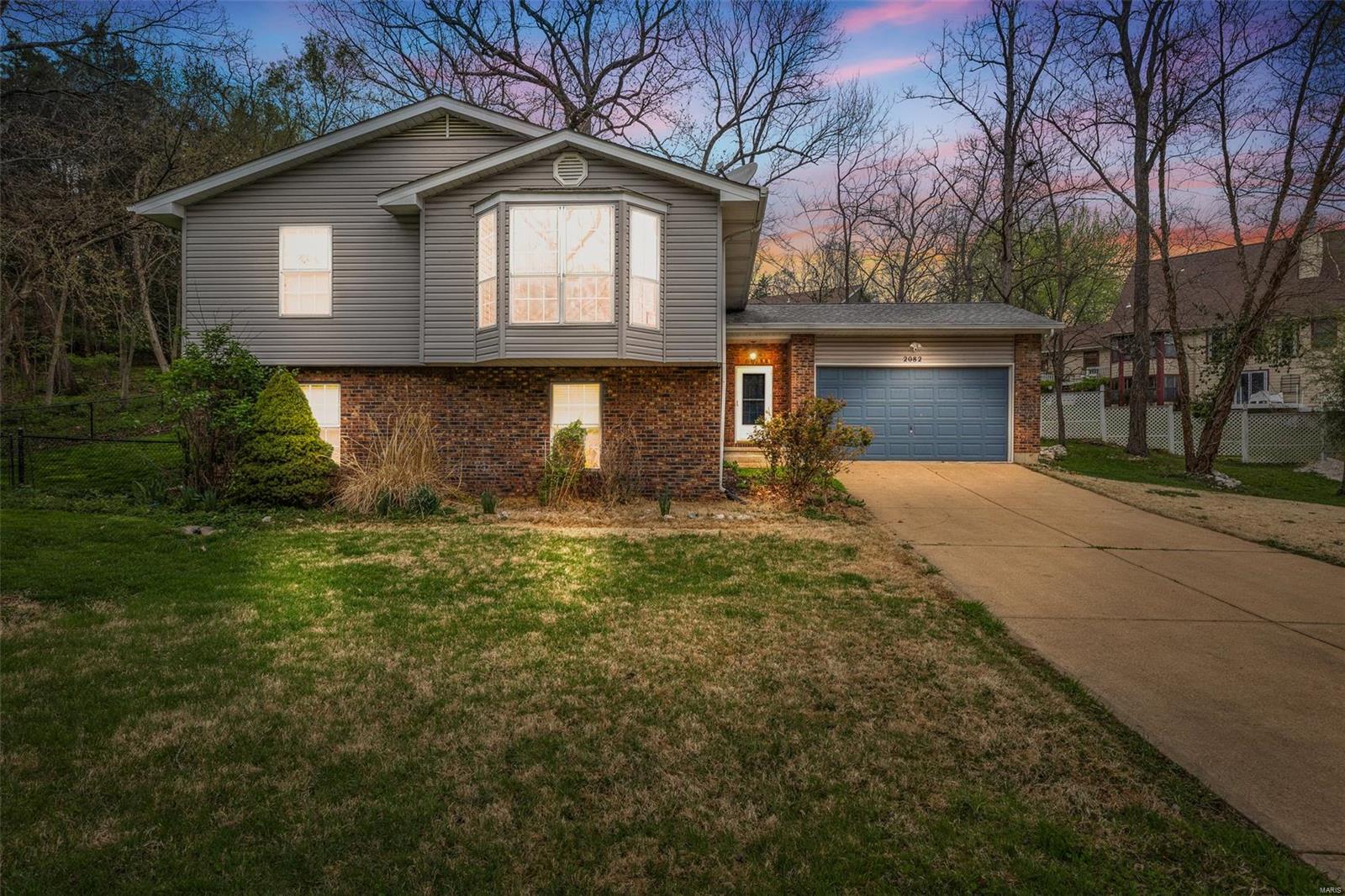 2082 The Woods Circle Property Photo