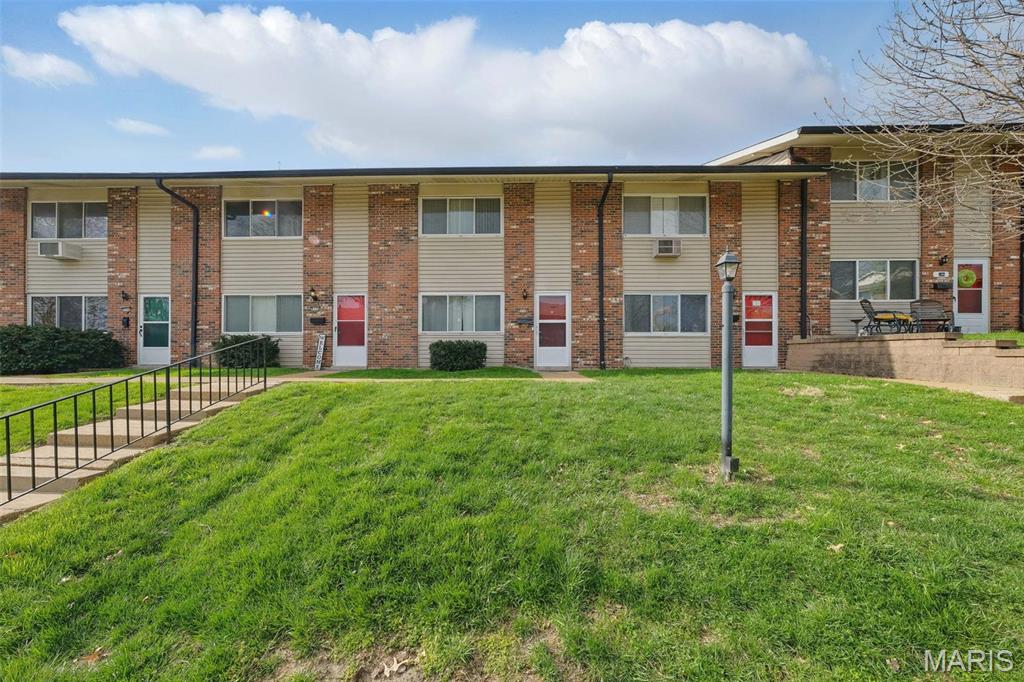 9118 Villaridge Court Property Photo 1