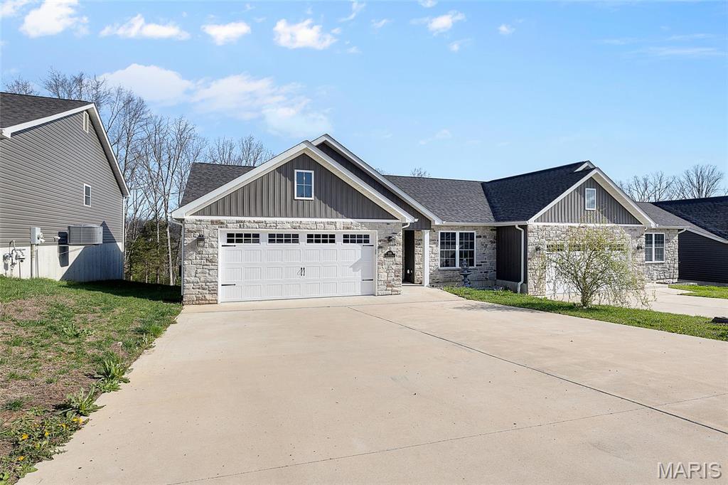 1586 Hickory Landing Drive Property Photo 1