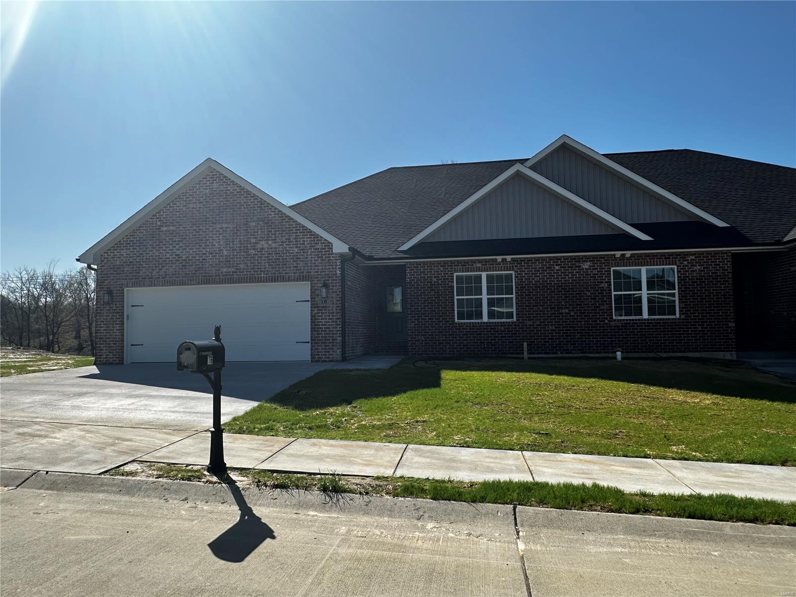 16 Creekside Way Property Photo 1