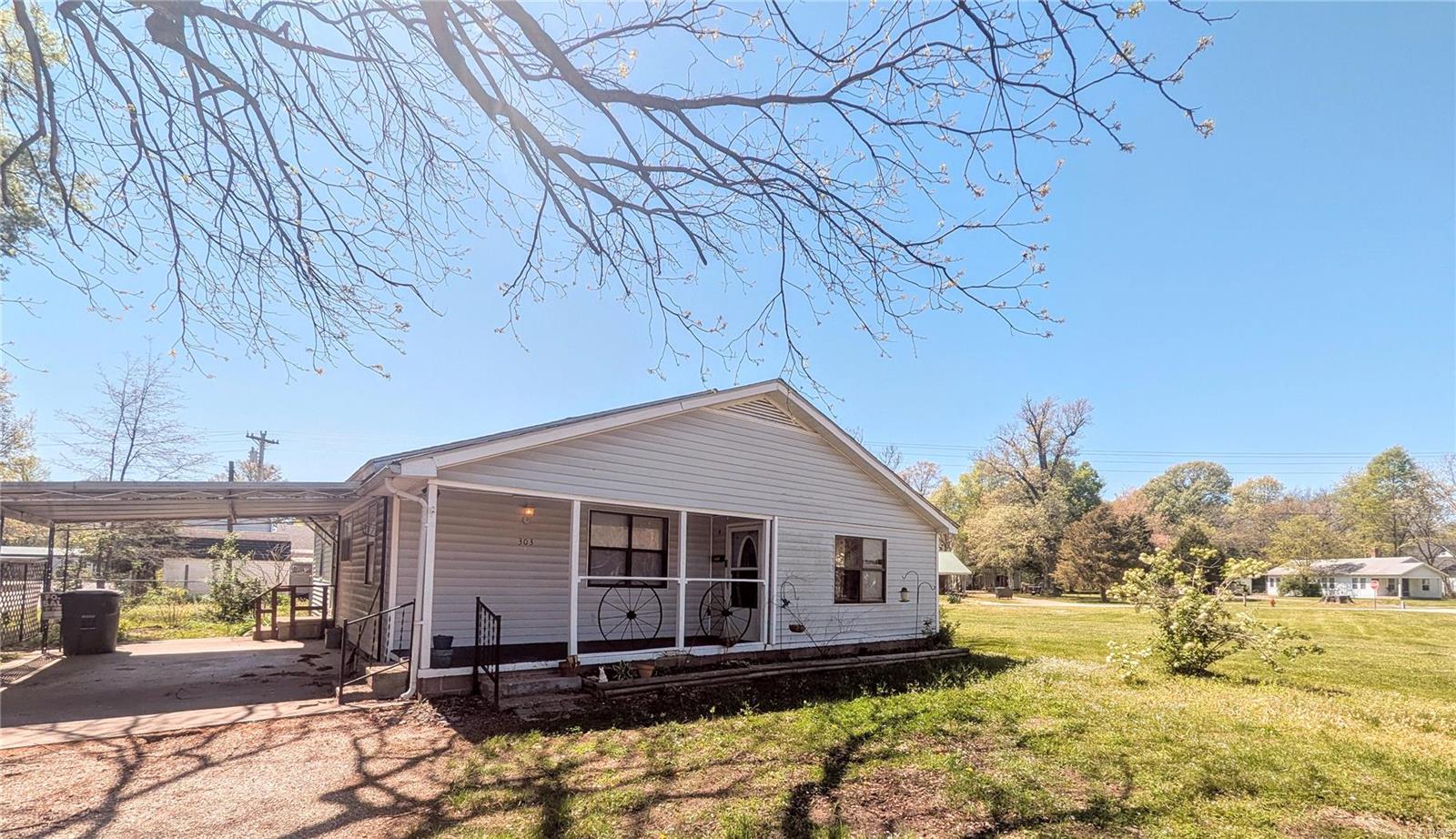 303 N Main Street Property Photo