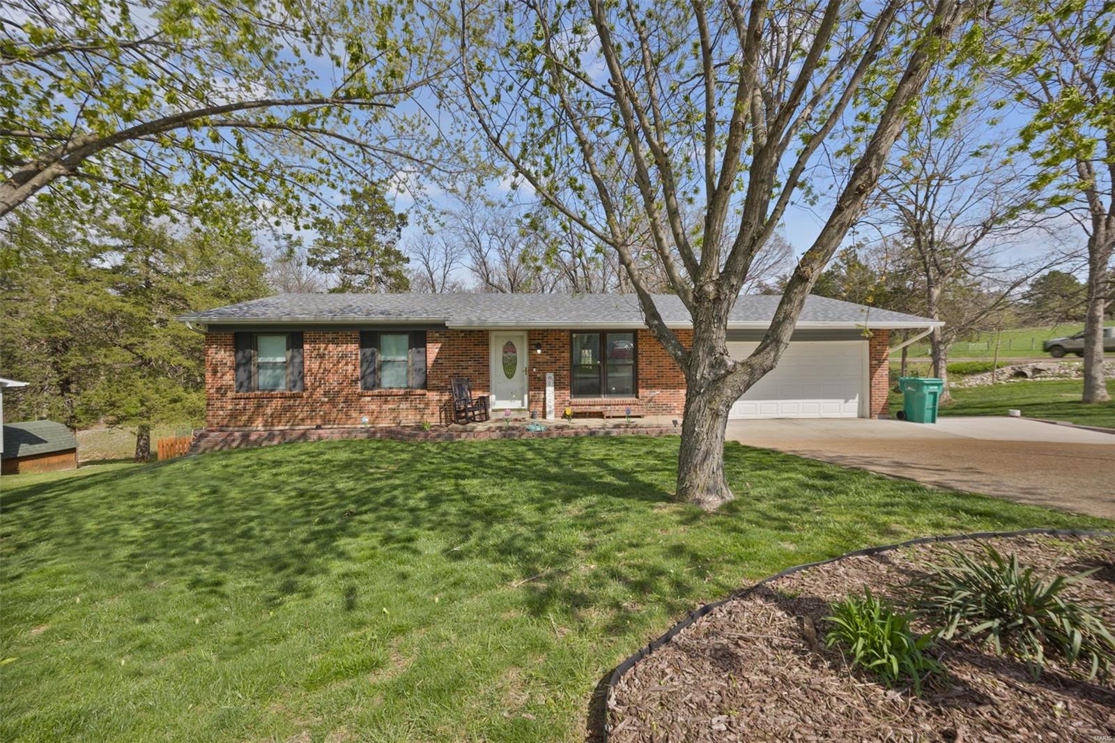 100 Briarwood Property Photo