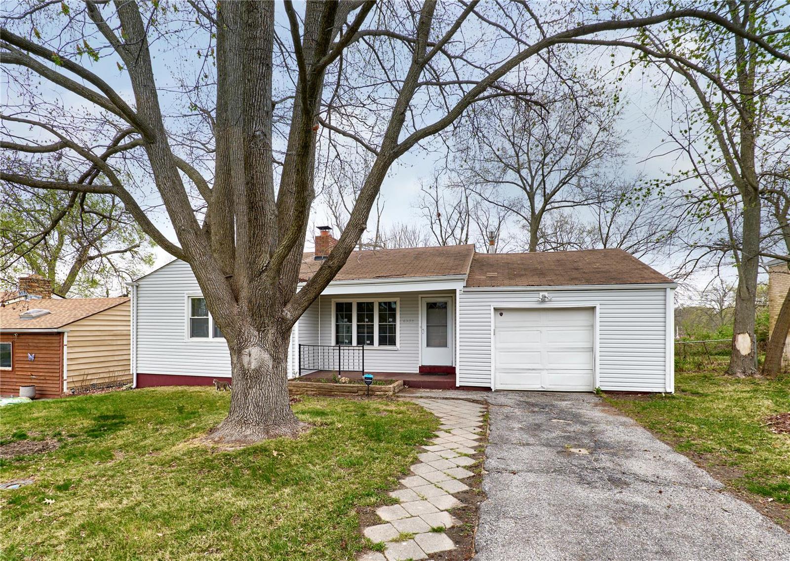 6238 Tyndall Drive Property Photo 1