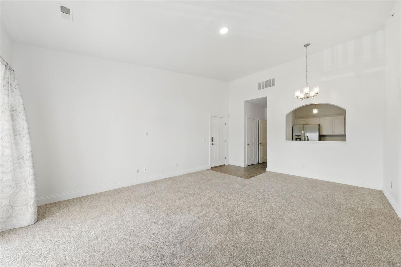 6401 Brookfield Court Drive 207 Property Photo 5