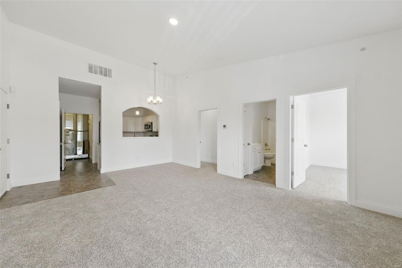 6401 Brookfield Court Drive 207 Property Photo 6