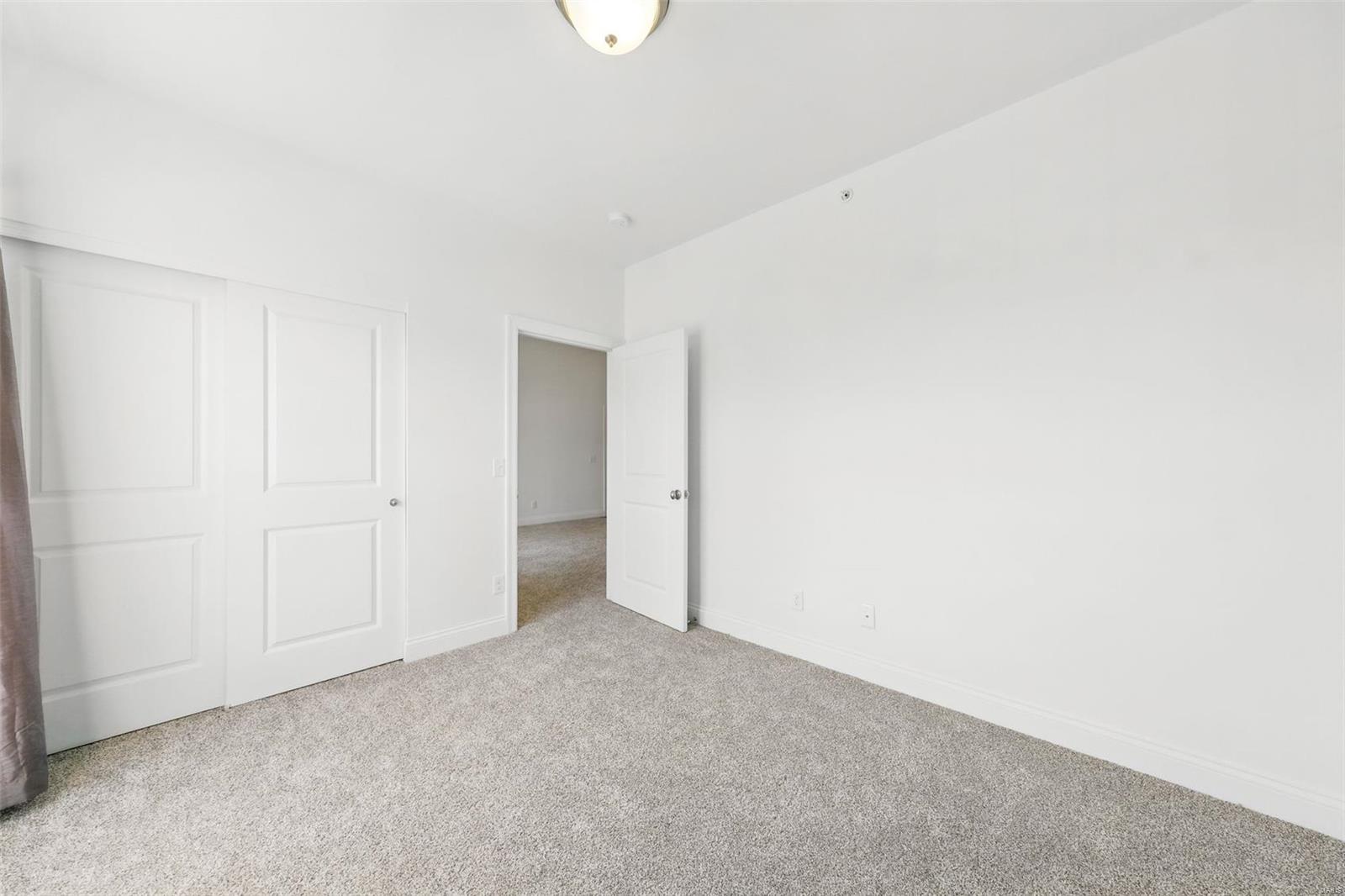 6401 Brookfield Court Drive 207 Property Photo 21