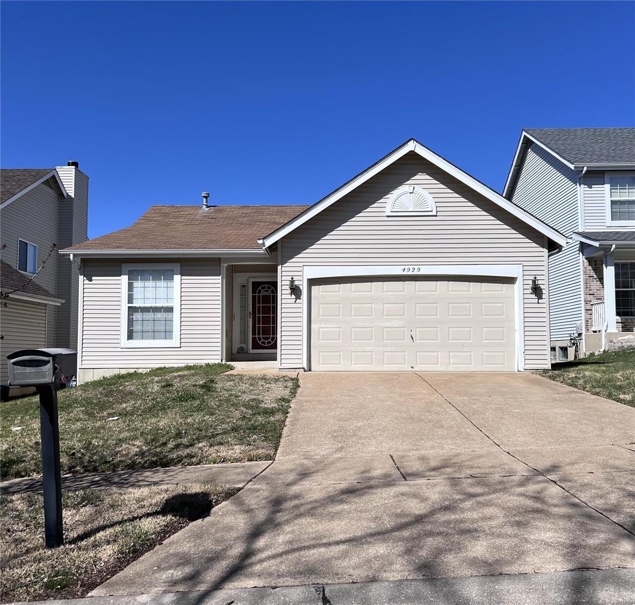 4929 High Crest Court Property Photo