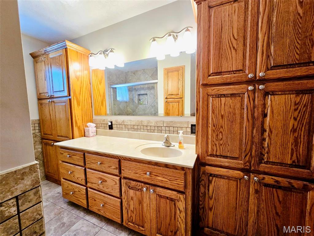 916 Sommerfield Drive Property Photo 14